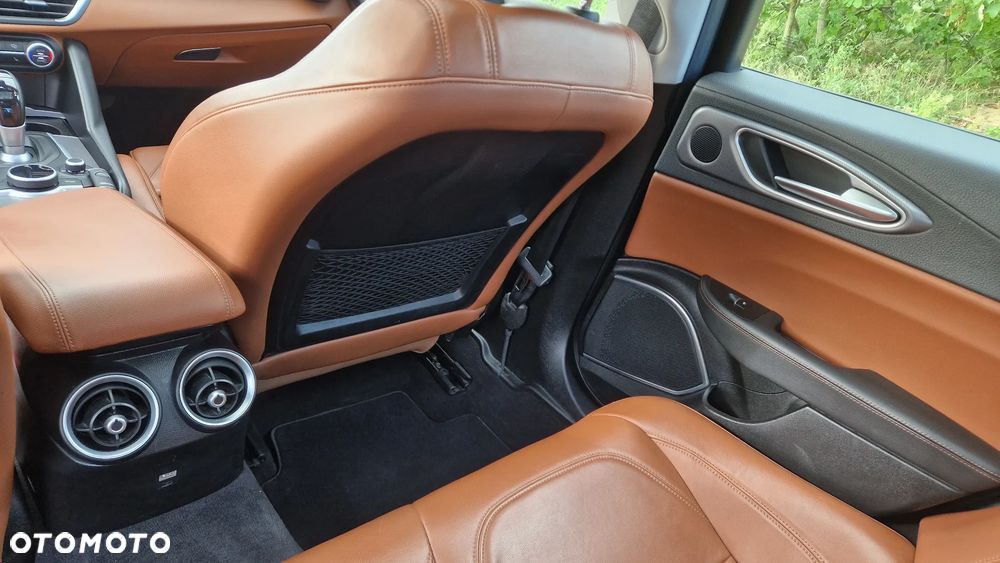 Alfa Romeo Giulia 2.0 Turbo Veloce Q4 - 17