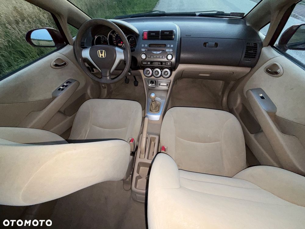 Honda City 1.4 Comfort - 14