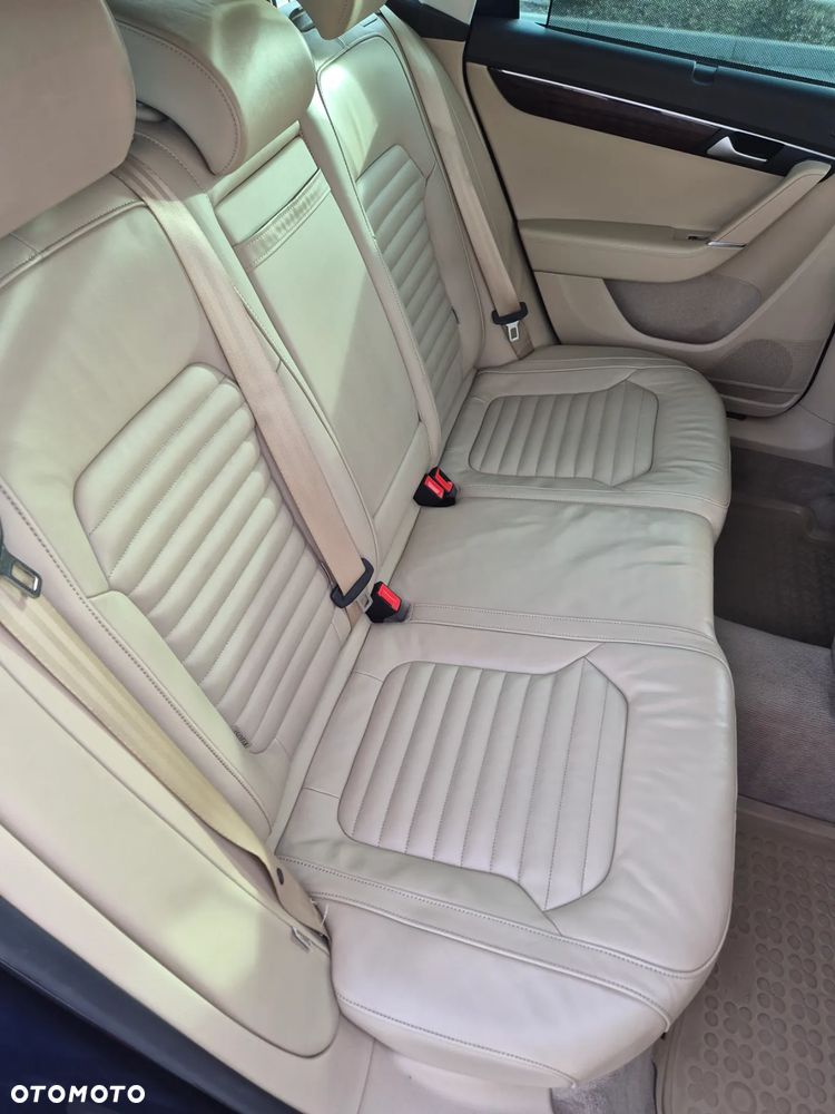 Volkswagen Passat 2.0 TDI 4Mot Highline DSG - 12