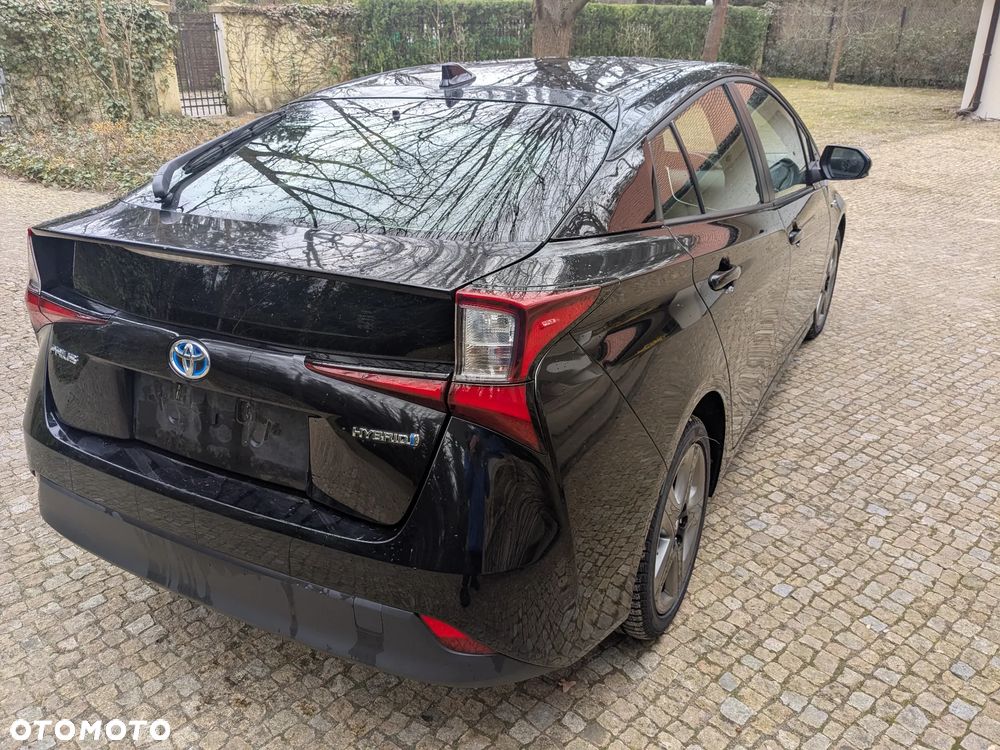 Toyota Prius Hybrid Executive - 7