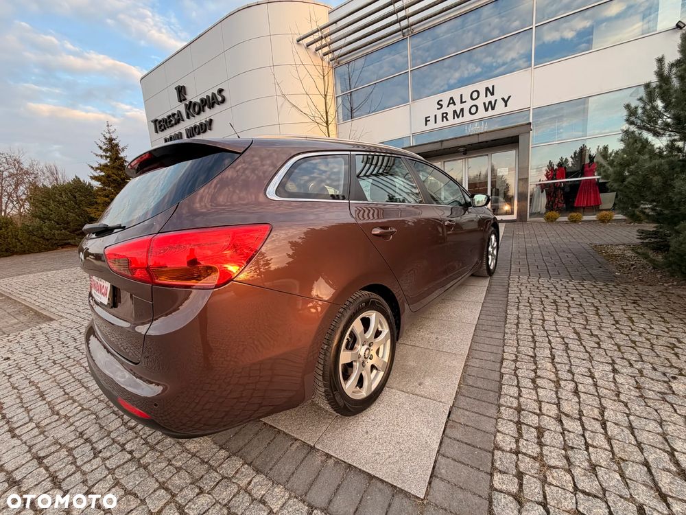 Kia Ceed 1.6 GDI ISG Spirit - 28