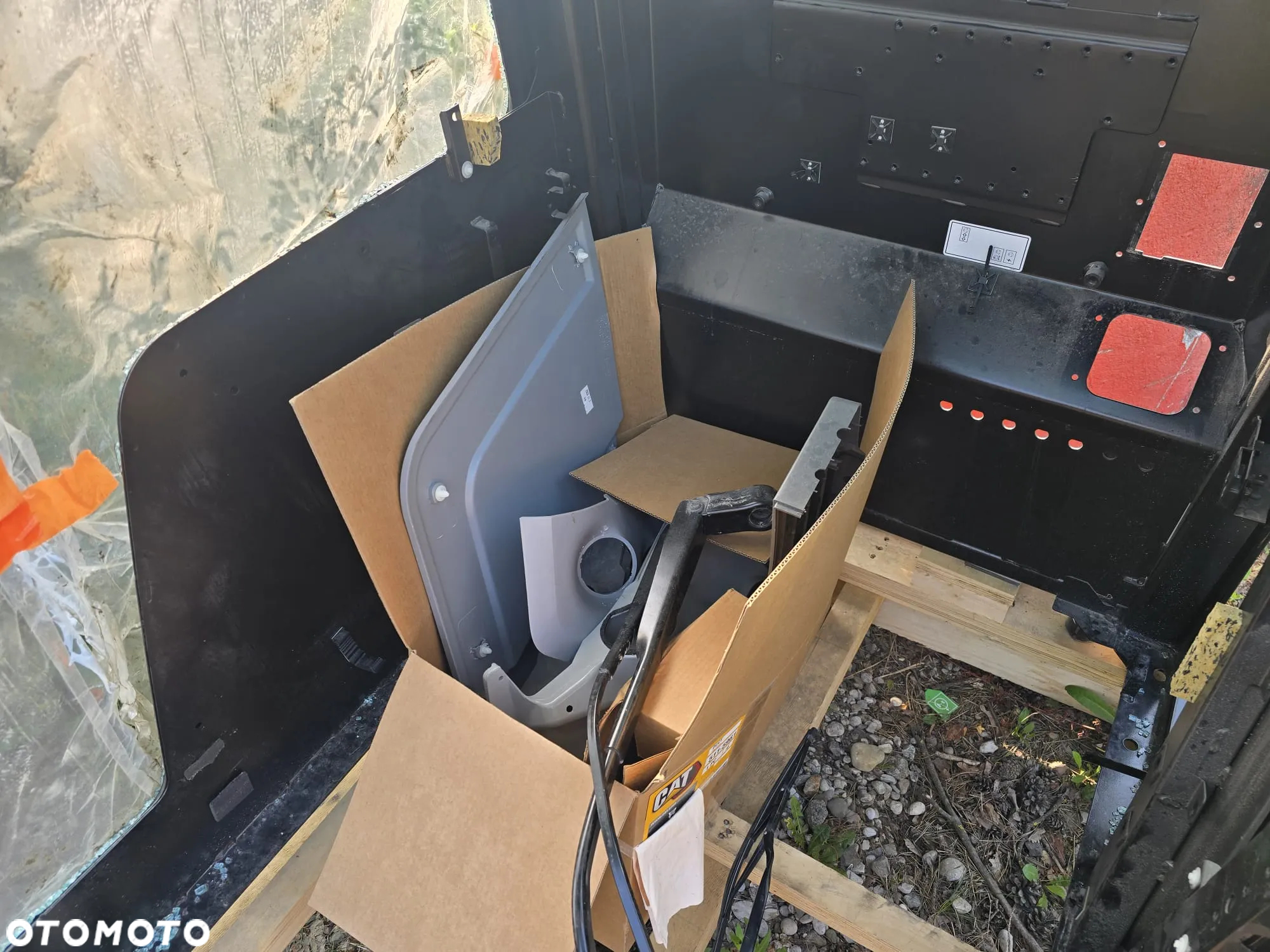 Kabina CAT Mh3022 - 4