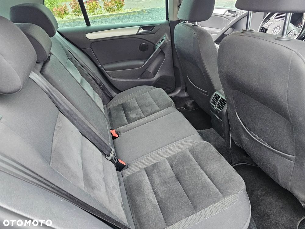 Volkswagen Golf 1.6 TDI Highline - 11