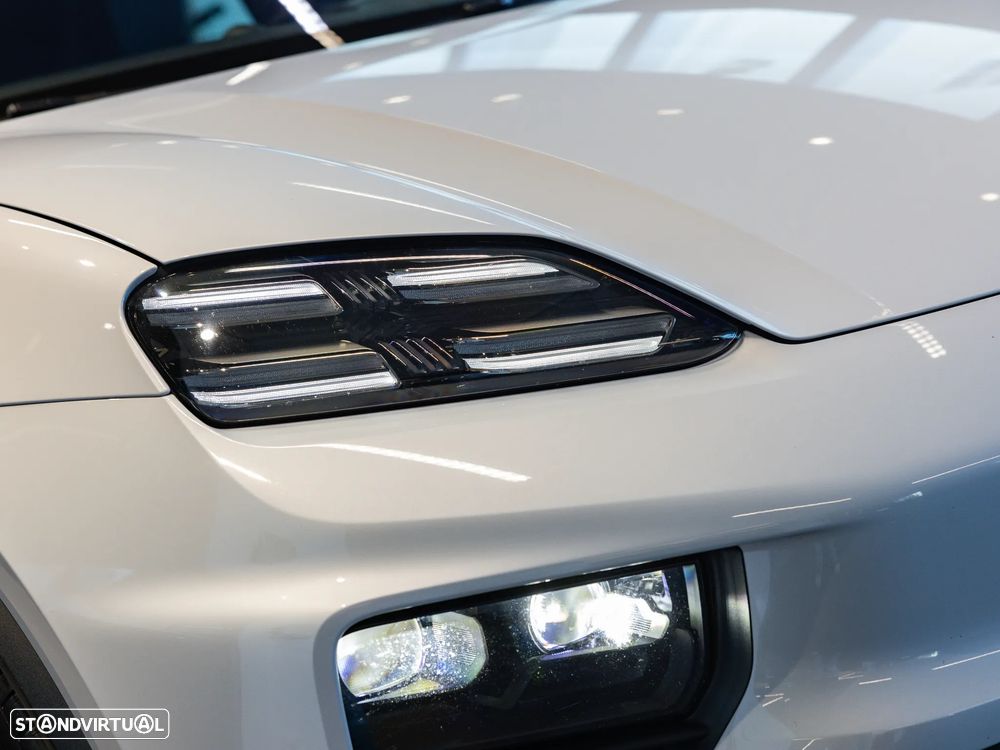 Porsche Macan Electric 4S - 13