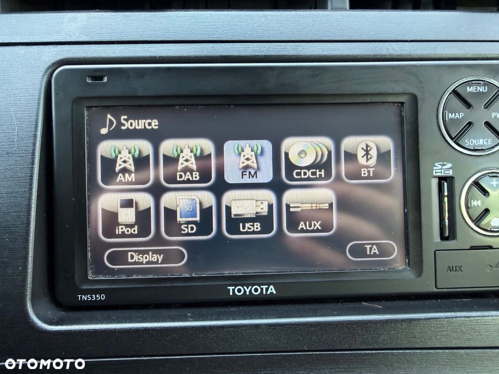 Toyota Prius 1.8 HSD Premium - 26