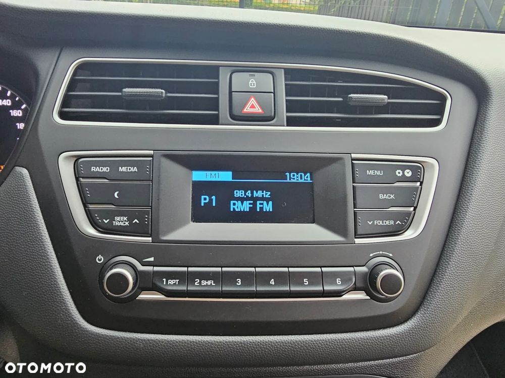 Hyundai i20 1.2 Fresh - 16