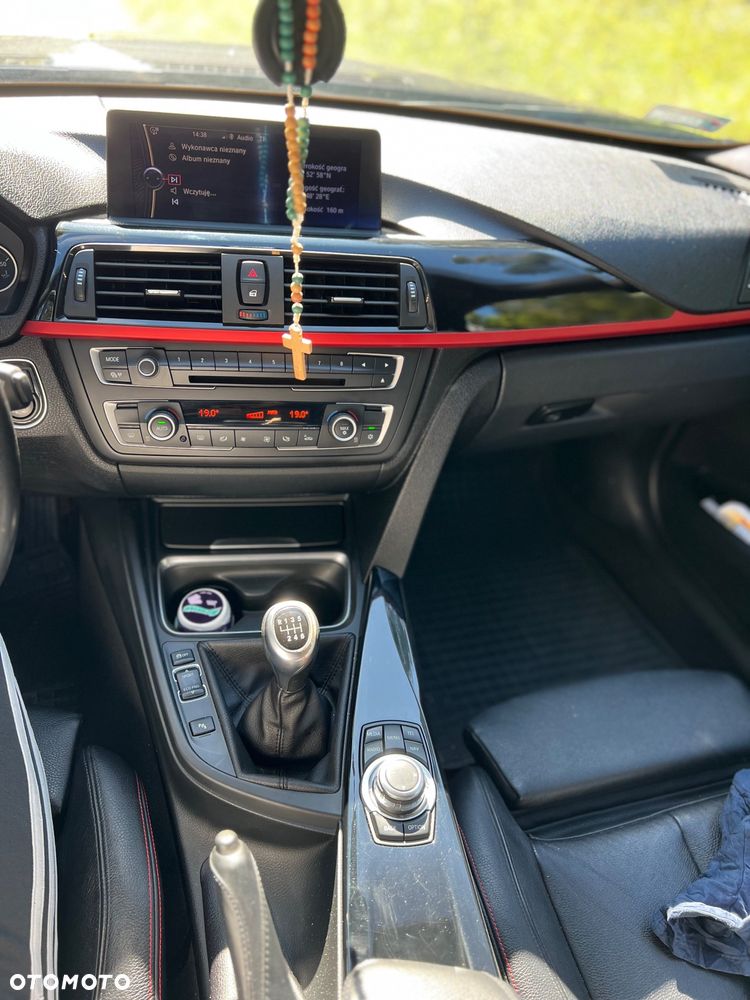 BMW Seria 3 320d Efficient Dynamics Sport Line - 27