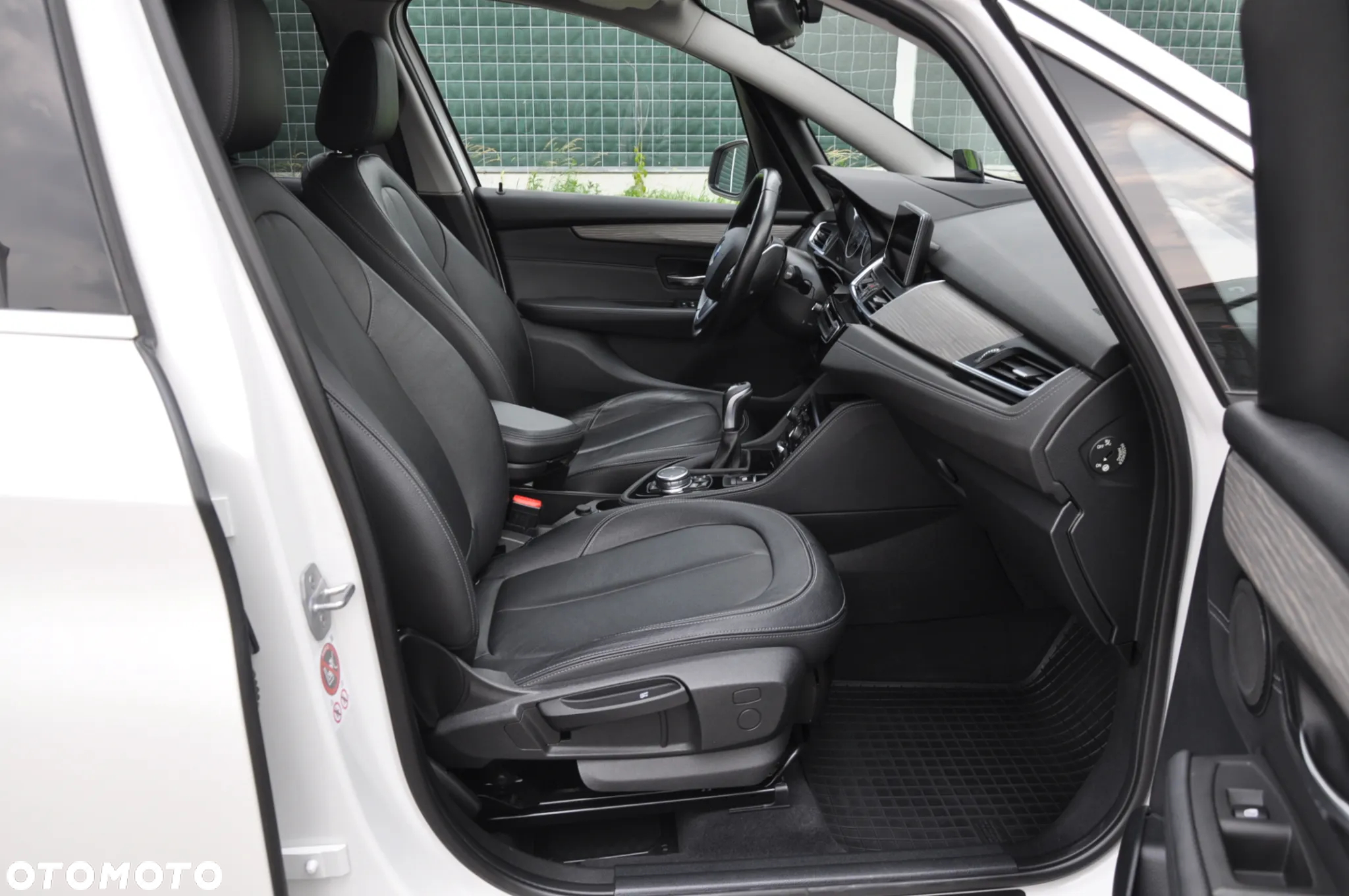 BMW Seria 2 216d Luxury Line - 11