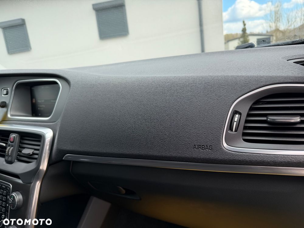 Volvo V40 D4 Kinetic - 15