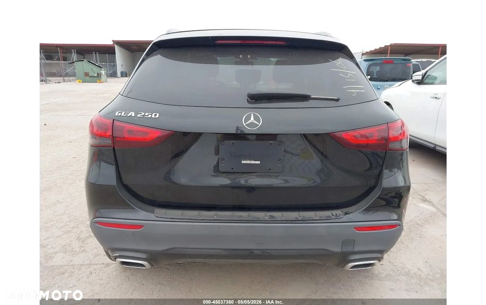 Mercedes-Benz GLA 250 4Matic 7G-DCT - 6
