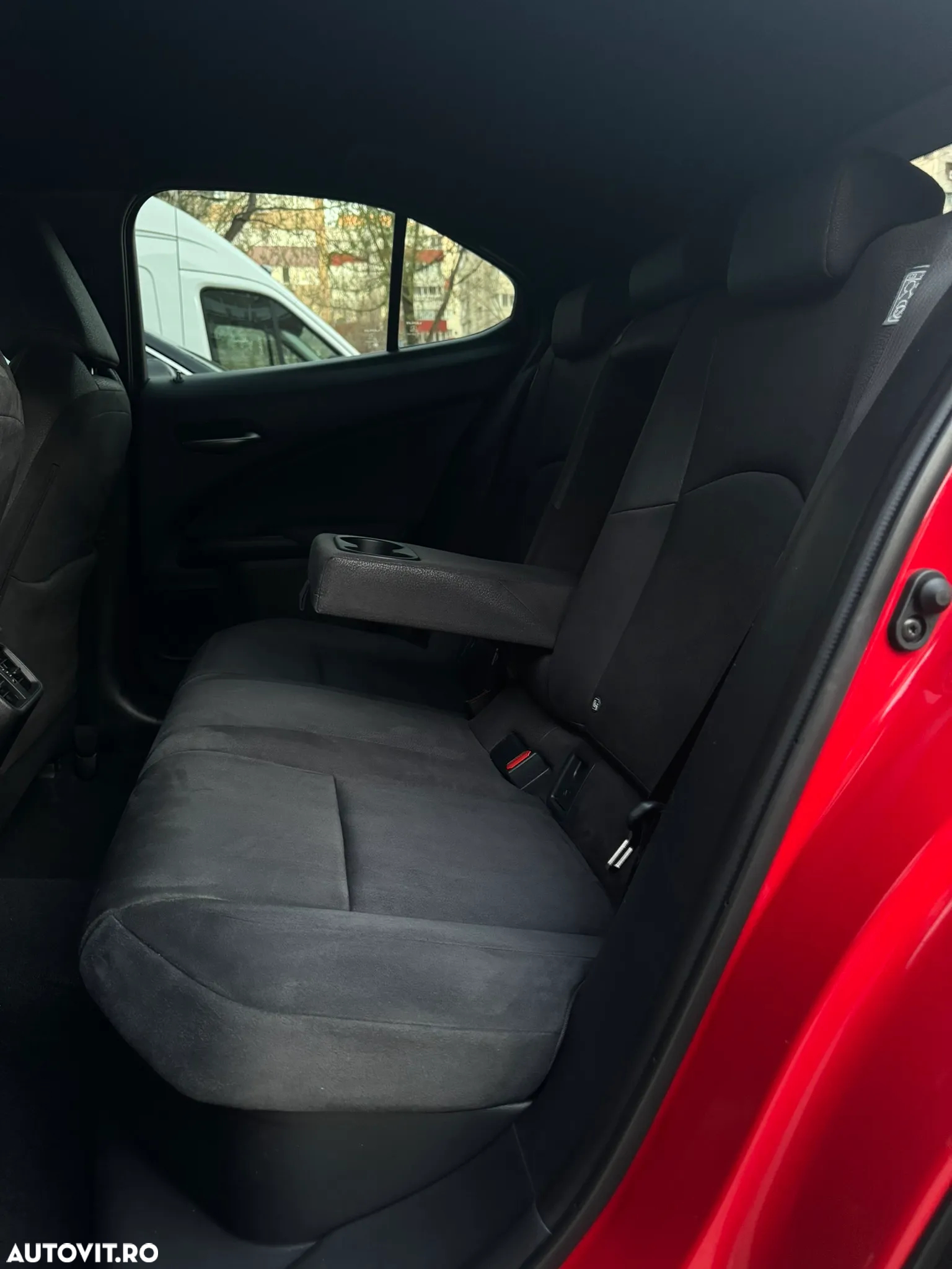 Lexus UX 250h 2.0L HEV 20H- (178 HP) 4X2 CVT Executive - 15