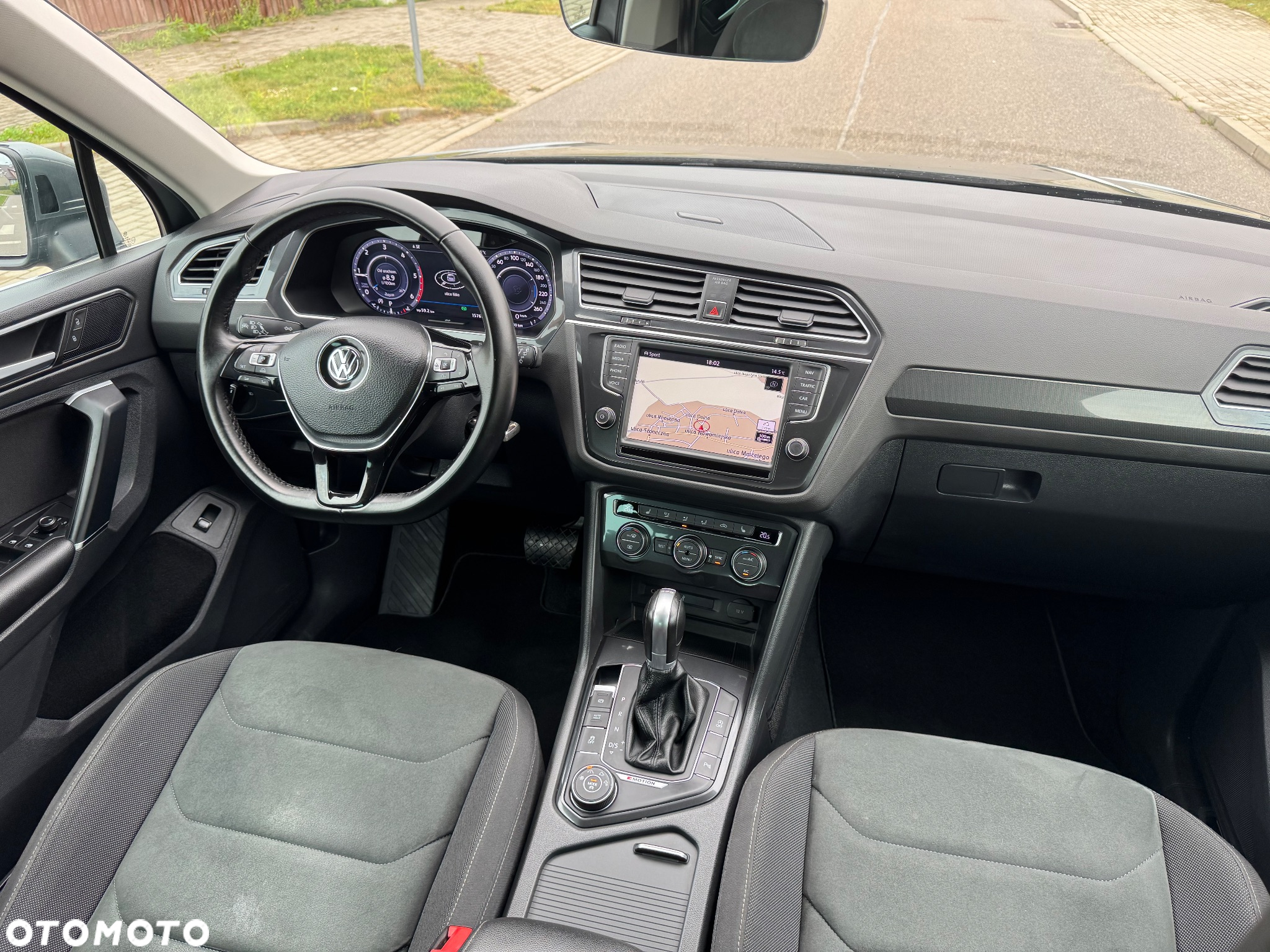 Volkswagen Tiguan - 26