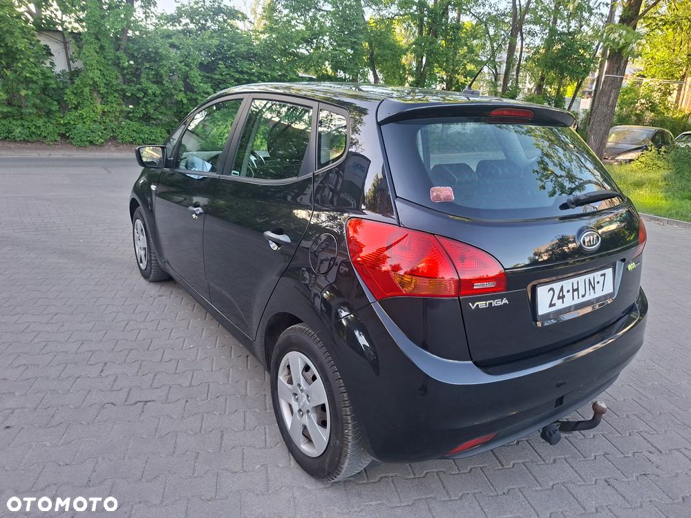 Kia Venga 1.6 L - 8