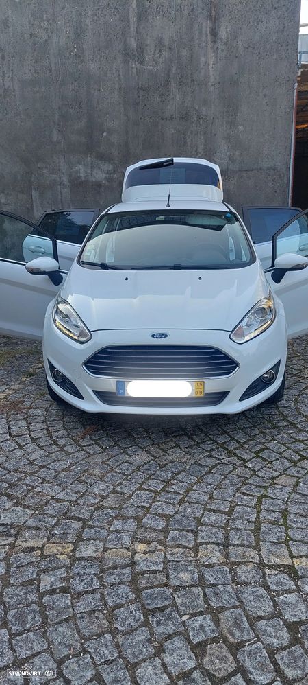 Ford Fiesta 1.0 T EcoBoost Titanium - 1