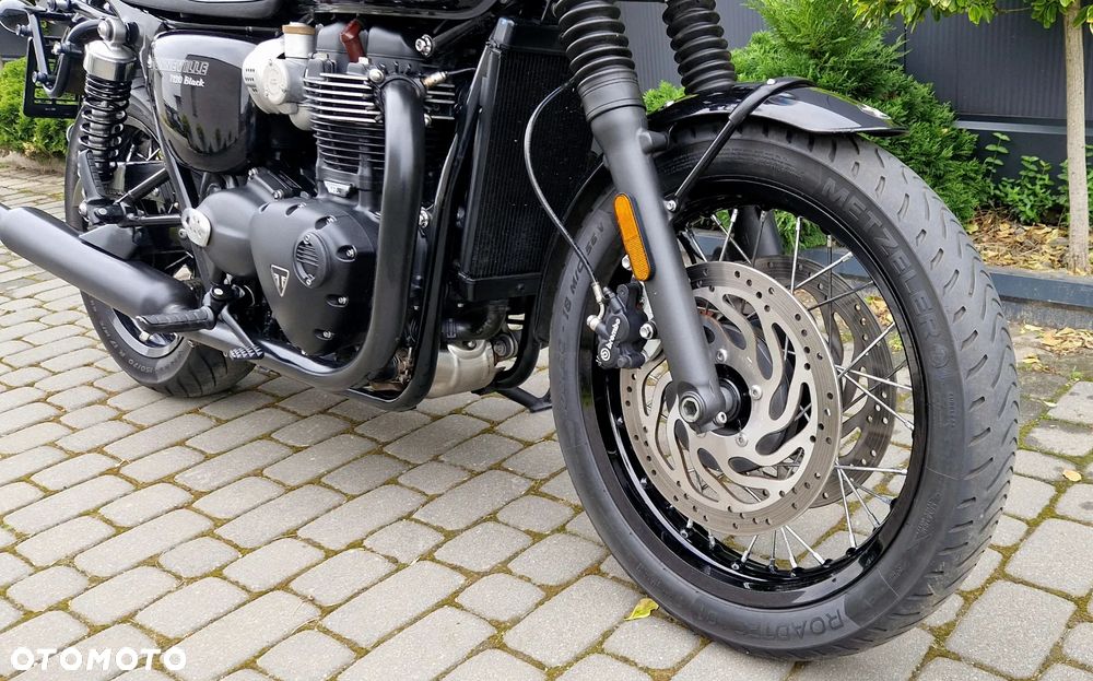 Triumph Bonneville - 12