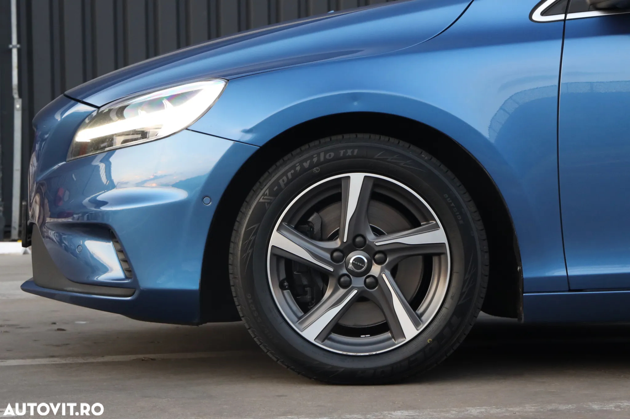 Volvo V40 D3 Geartronic RDesign - 29