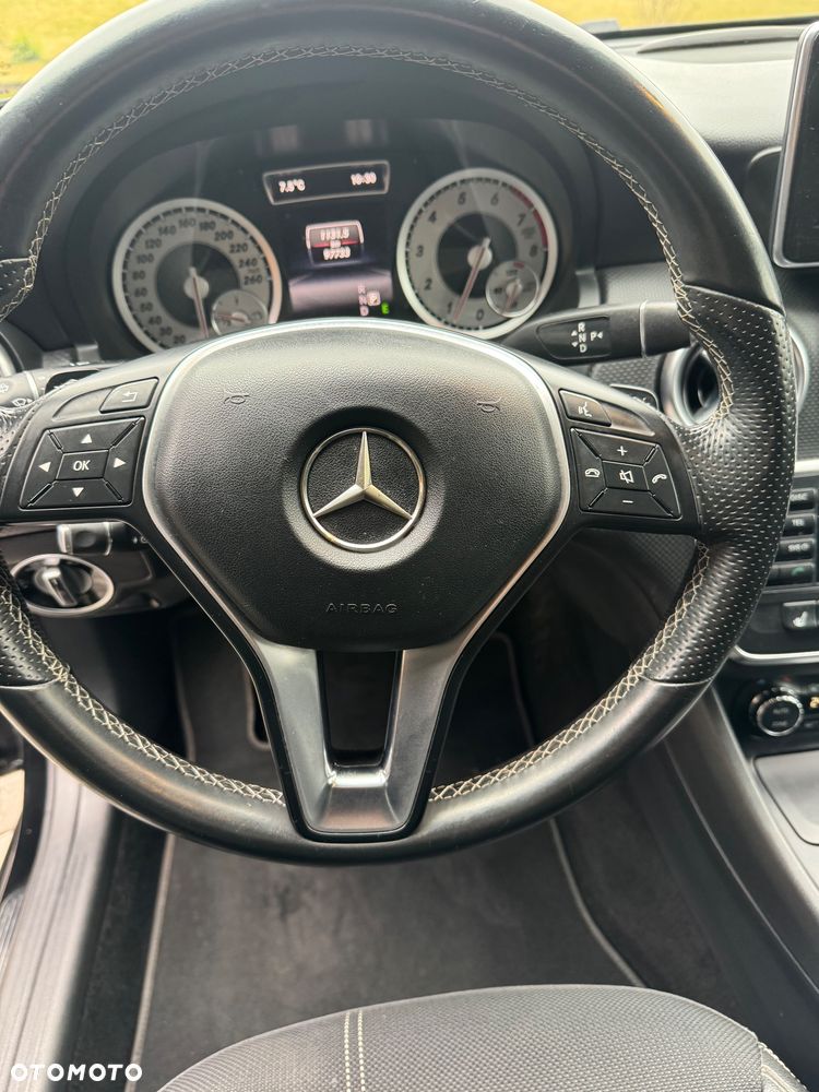 Mercedes-Benz Klasa A 180 (BlueEFFICIENCY) 7G-DCT Urban - 17