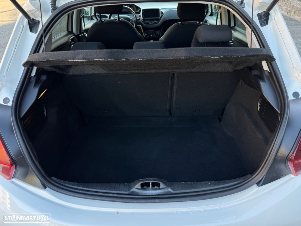 Peugeot 208 1.5 BlueHDi Signature - 21