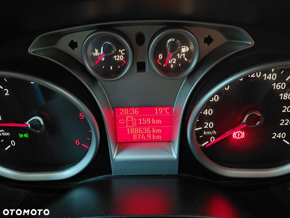 Ford Kuga 2.0 TDCi 2x4 Trend - 25