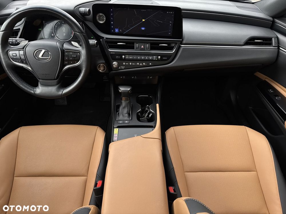 Lexus ES 300h Business Edition - 17