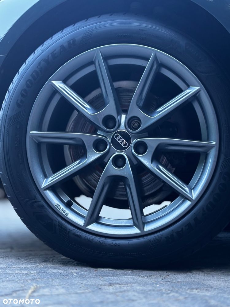 Audi A4 Avant 30 TDI S tronic - 35