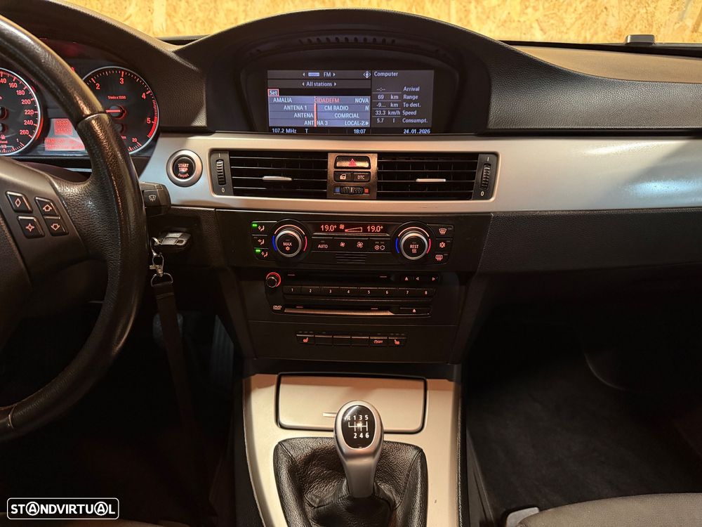 BMW 320 d Navigation - 16