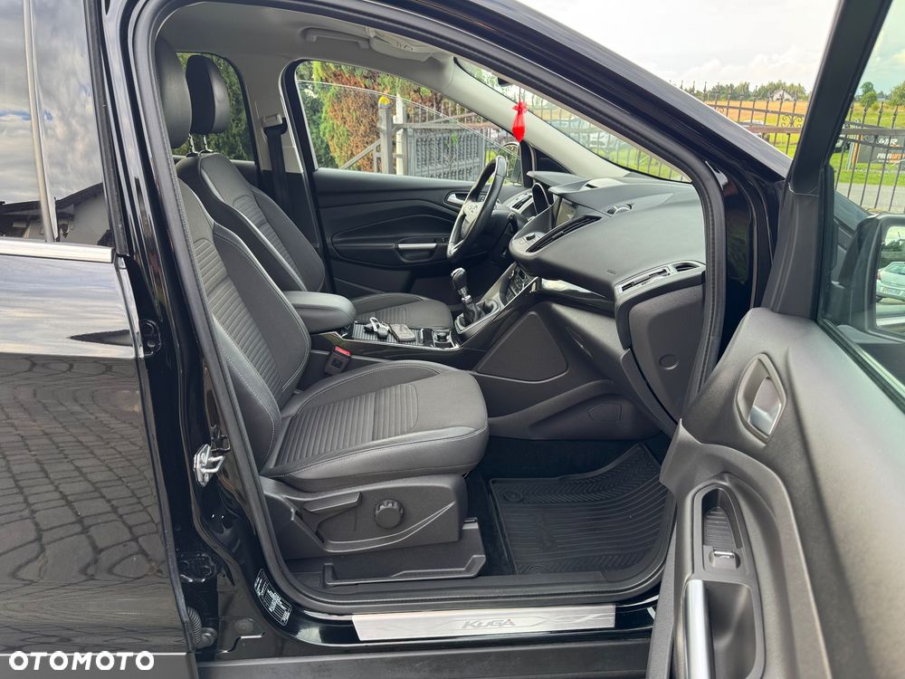 Ford Kuga - 12