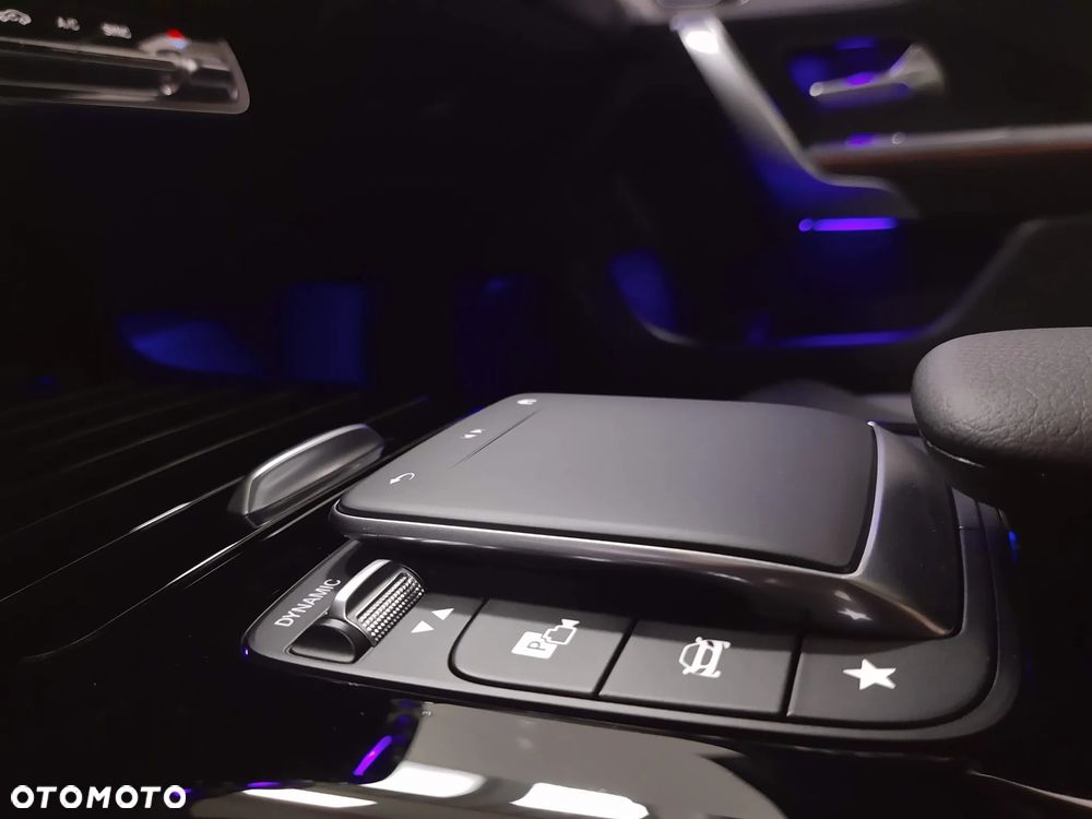 Mercedes-Benz CLA 220 4-Matic AMG Line 7G-DCT - 15