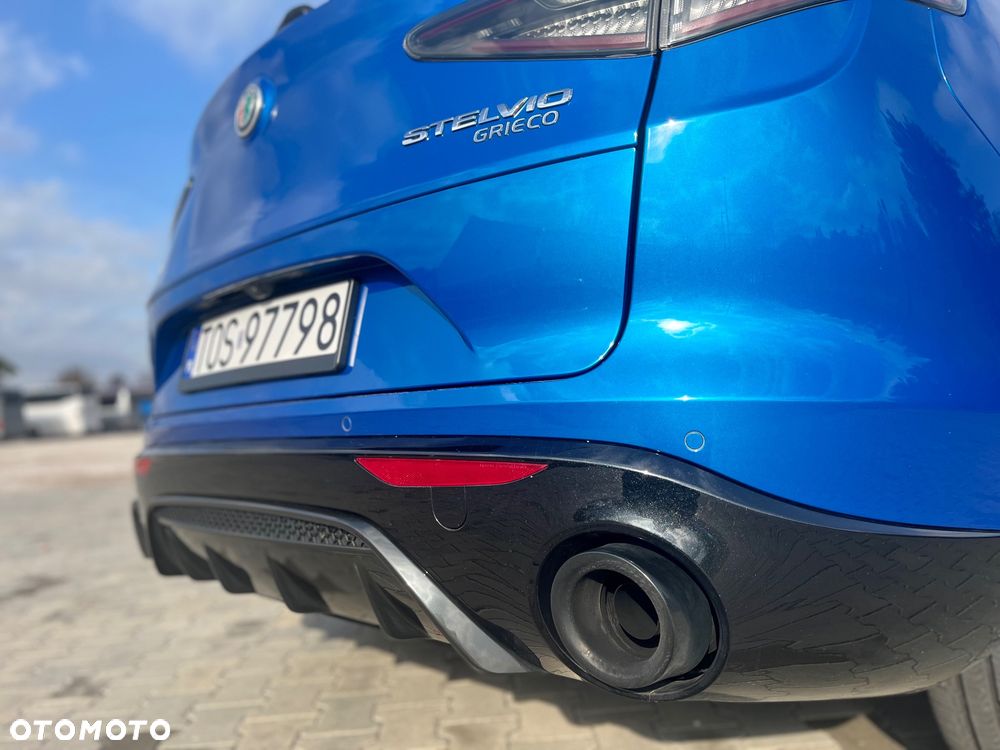 Alfa Romeo Stelvio - 9