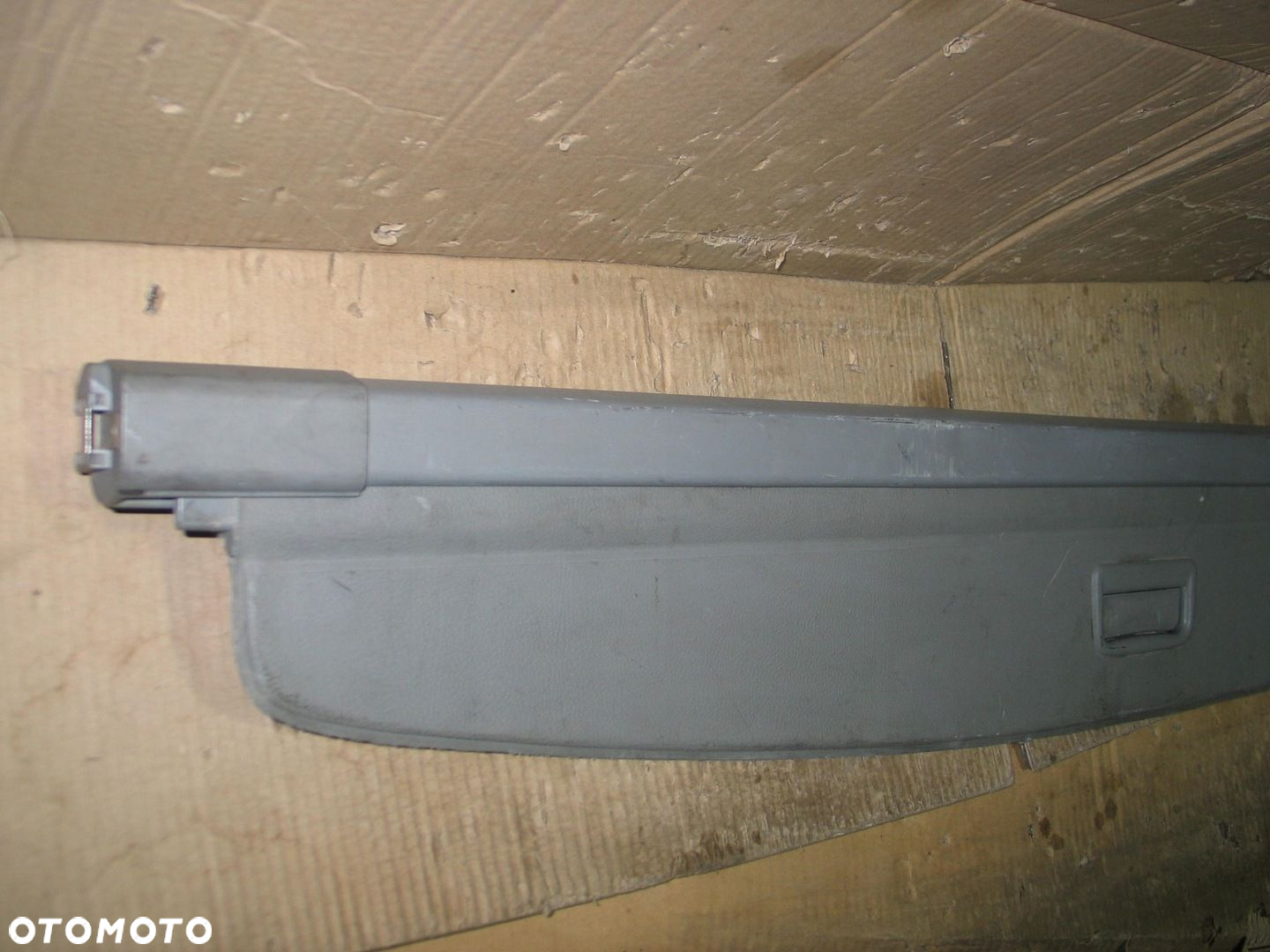 roleta bagaznika vw touran 03-10r. 5 os. 1T0867871S szara - 3