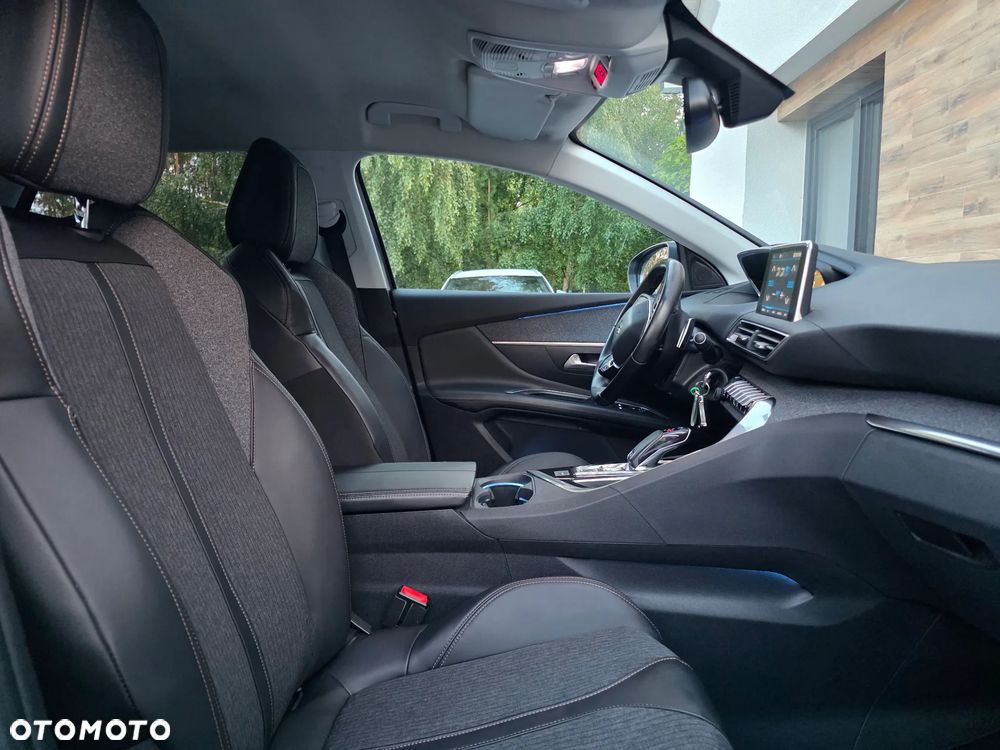 Peugeot 3008 1.6 BlueHDi Allure S&S EAT6 - 26