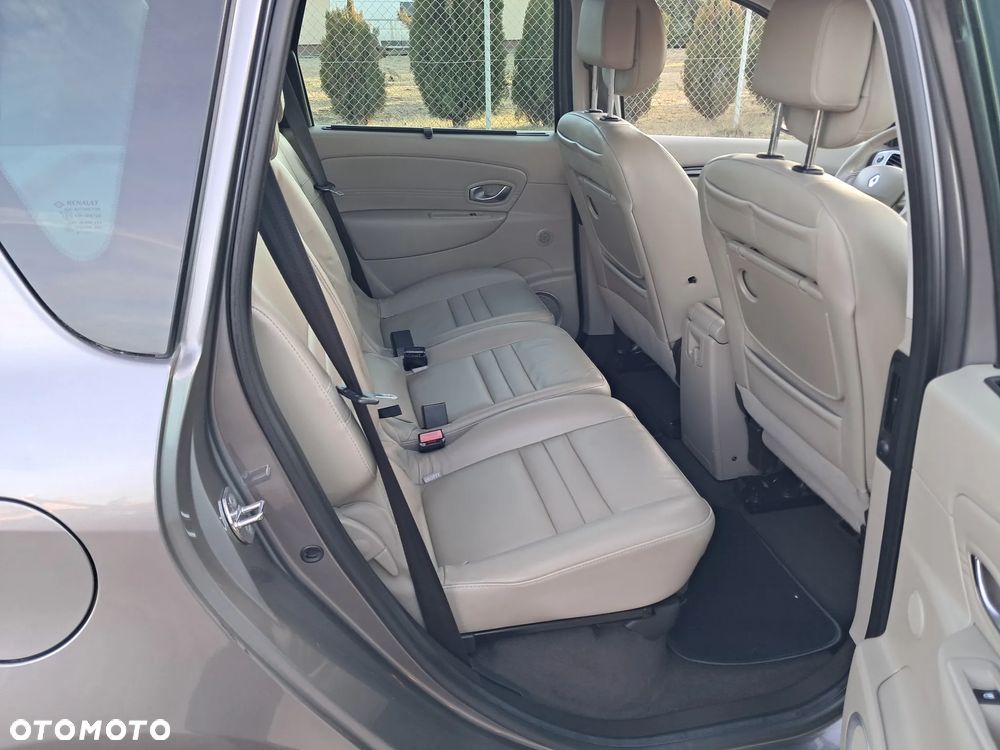 Renault Scenic 1.9 dCi Confort Privilege - 22