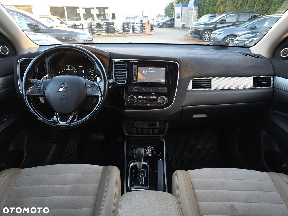 Mitsubishi Outlander - 8