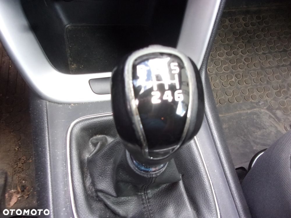 Kia Ceed - 12