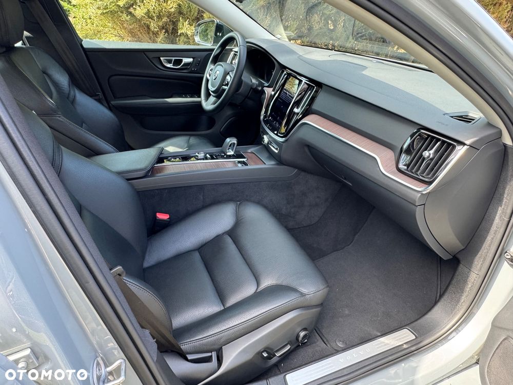 Volvo S60 B5 B R-Design - 11