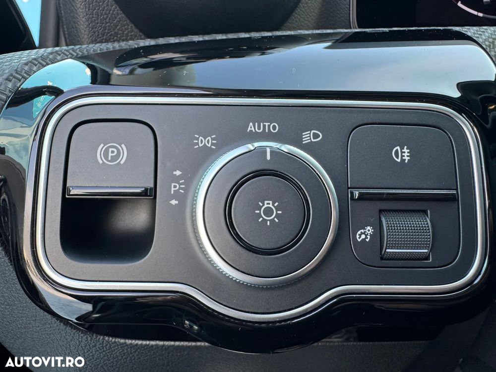 Mercedes-Benz A 180 d Sedan 8G-DCT - 18