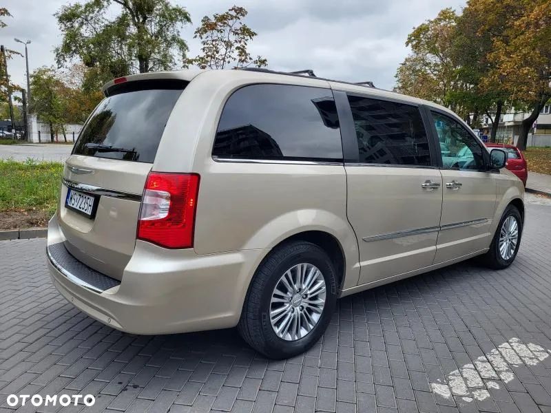 Chrysler Town & Country 3.6 Touring - 30