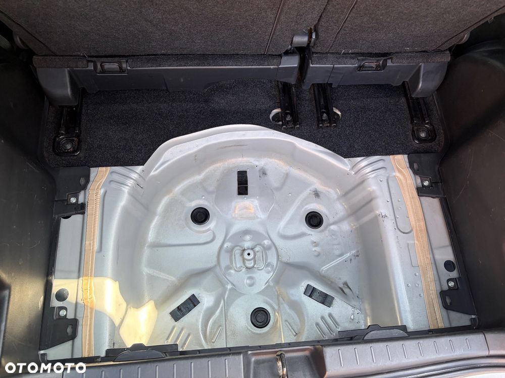 Toyota Yaris 1.33 Luna - 29