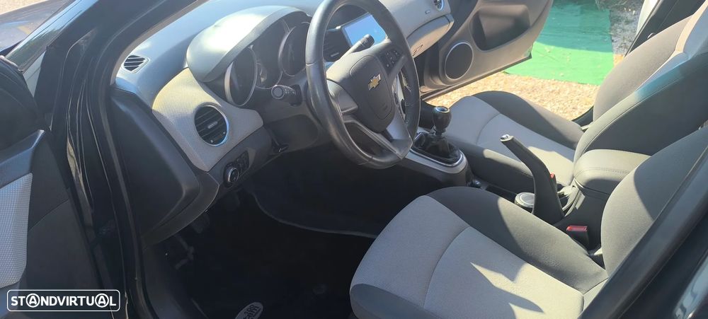 Chevrolet Cruze 1.6 LS - 11