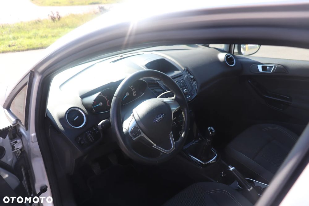 Ford Fiesta 1.0 EcoBoost Titanium - 25