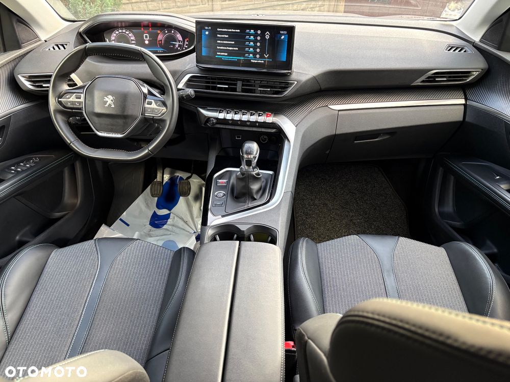 Peugeot 5008 BlueHDi 130 Allure Pack - 25
