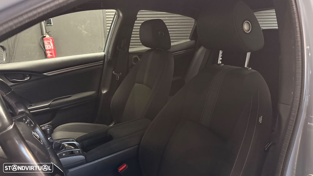 Honda Civic 1.0 i-VTEC Executive - 17