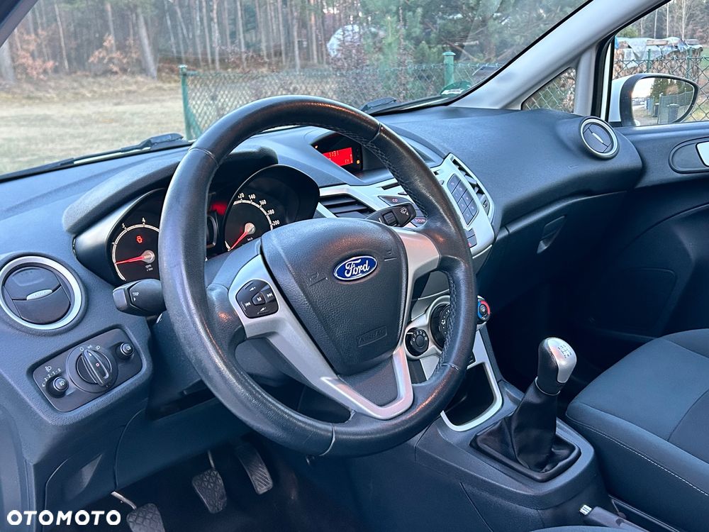 Ford Fiesta 1.25 Celebration - 17