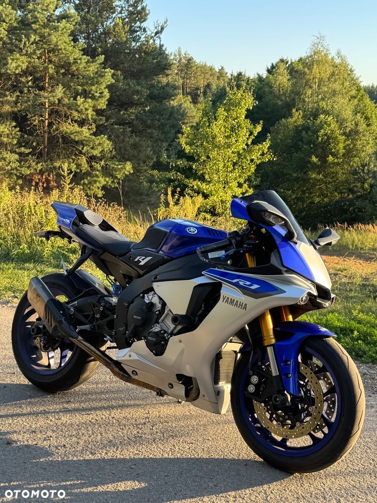 Yamaha R1 - 2