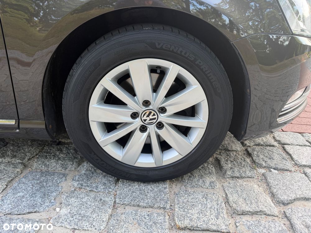 Volkswagen Passat 2.0 TDI BlueMotion Technology Exclusive - 24