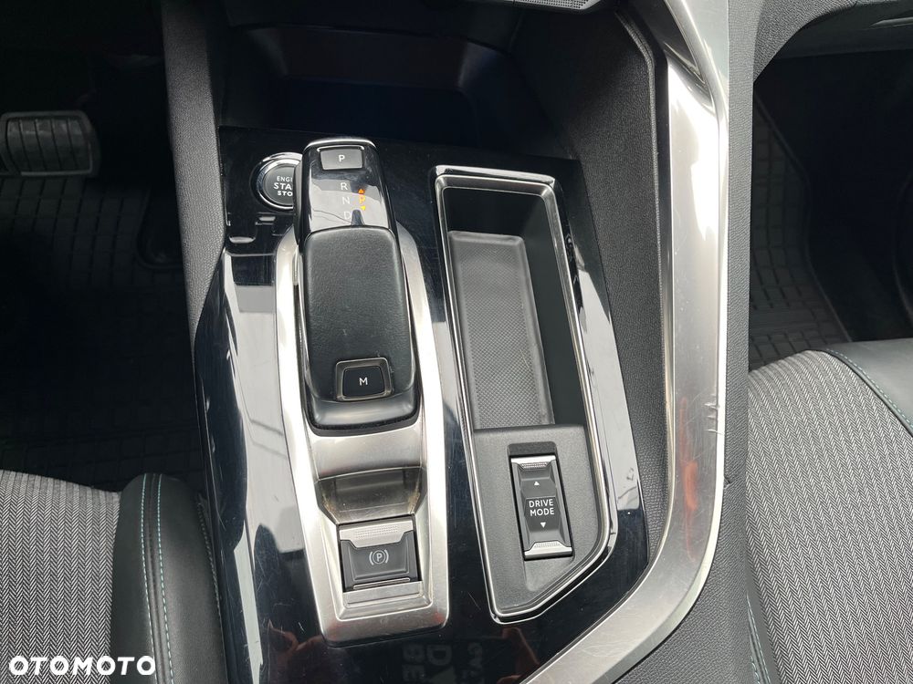 Peugeot 5008 PureTech 130 EAT8 Stop & Start Allure Pack - 30