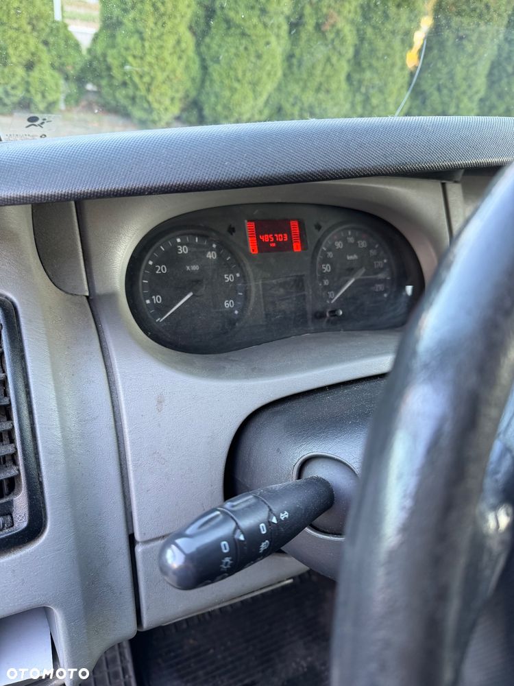 Renault Trafic - 2