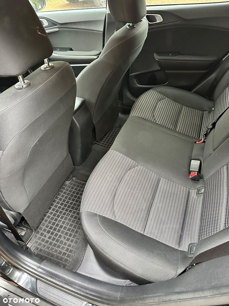 Kia XCeed - 10