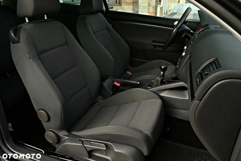 Volkswagen Golf 1.4 TSI MATCH - 32