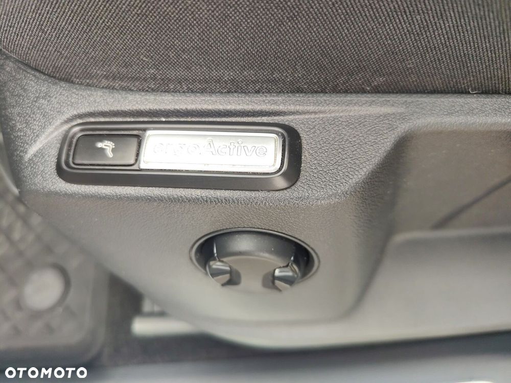 Volkswagen Tiguan - 11